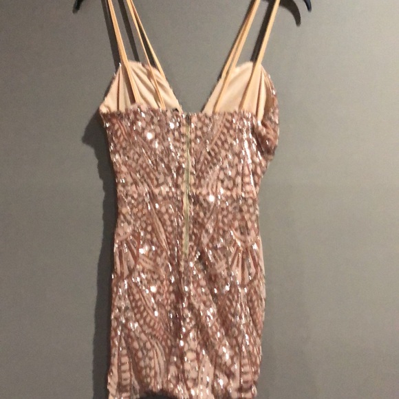 Windsor Glamour Dress - Picture 2 of 16